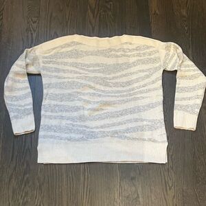 LOFT - Ann Taylor - Ivory and Grey Soft Zebra Print boatneck sweater size XS